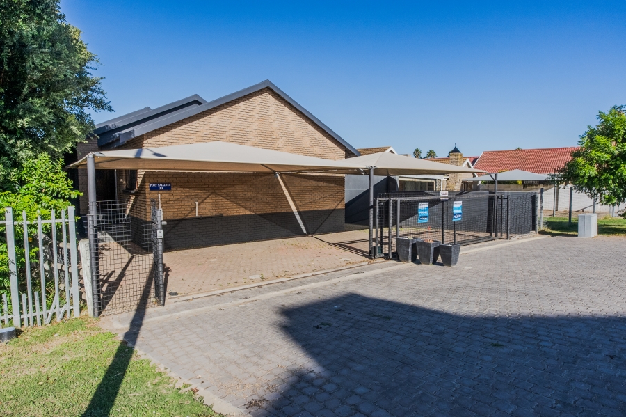 7 Bedroom Property for Sale in Hartenbos Central Western Cape